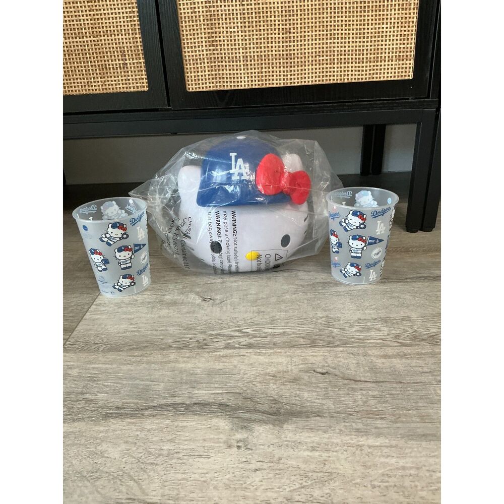 2026 Los Angeles Dodgers Hello Kitty NEW/UNUSED Popcorn Bucket & Cups
